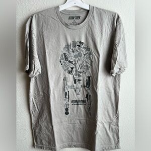 Star Trek Men's Short Sleeve Graphic Tee in Light Gray